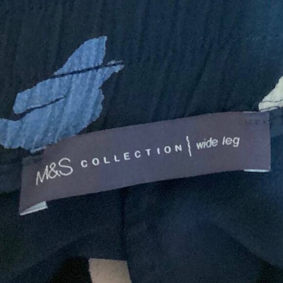 Marks & Spencer Women's Navy Floral Print Mid Rise Wide Leg Trouser Pants 36 - Picture 4 of 6